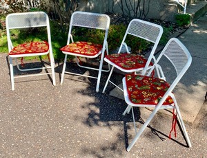 lot 261 image: FourVintage White Metal Patio Chairs with Seat Cushions