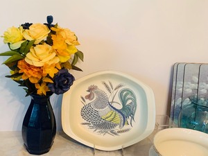 lot 273 image: Pretty Vintage Home Decor in Blue Tones