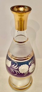 lot 251 image: Vintage Purple and Gold Etched Glass Vase