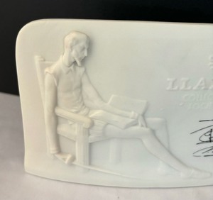 lot 336 image: Lladro Collectors Society Plaque