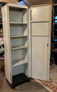 lot 338 image: Vintage Metal Storage Cabinet