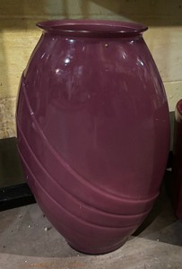 lot 378 image: Pretty Planter and Vase
