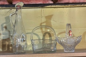 lot 382 image: Shelf Filled with Assorted Vintage Crystal and Clear Glass Serving Pieces and Decor