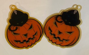 lot 408 image: Pumpkin Lamp, Witch Doll, Faux Florals, Pumkin Decor and More