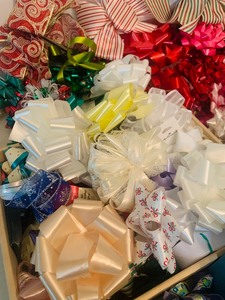 lot 279A image: Beautiful Collection of Bows for Every Occasion
