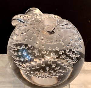 lot 356 image: Hand Blown Crystal Glass Apple Figurine Paperweight with Controlled Bubbles