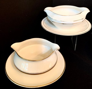 lot 361 image: Pretty Collection of Vintage White Dishes and Serving Pieces