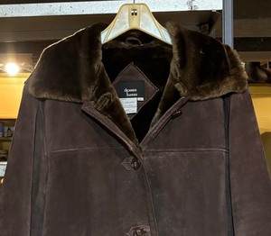 lot 431 image: Dennis Basso Coat