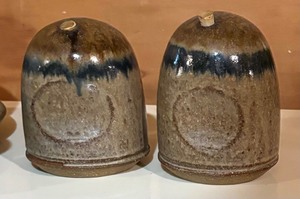 lot 432 image: Variety of Pretty and Fun Pottery