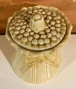 lot 435 image: Vintage House of Webster Wheat Cookie Jar