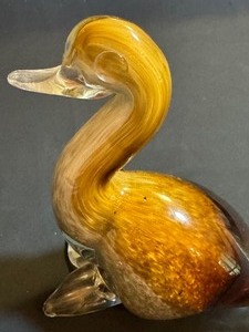 lot 207 image: Vintage Art Glass Bird