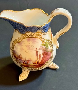 lot 16 image: Vintage Meissen Footed Creamer