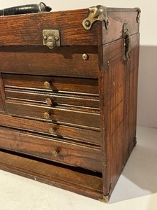 lot 464 image: Vintage Wooden Tool Chest