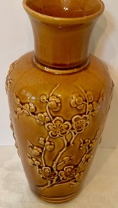 lot 177 image: Vintage Hyalyn Pottery Brown Glazed Vase