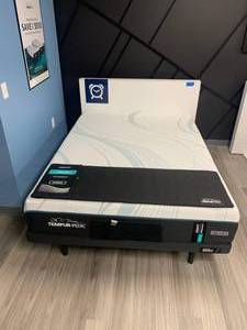 Adapt Tempur-Pedic Hybrid Medium firmness Queen Mattress with Tempur Ergo adjustable base(head board not included)