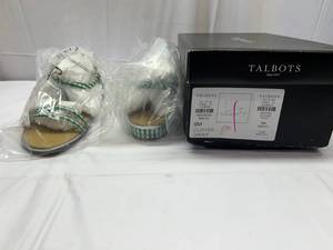 lot 33 image: Size 9 Talbots Clover Daisy Sandal