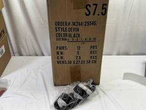 lot 42 image: 12 Boxes Lulus Devin Black Size 7.5