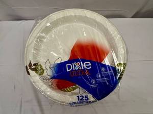 lot 43 image: 125ct Dixie Ultra Plates