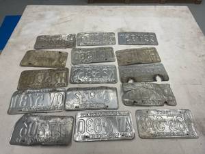 lot N146 image: Vintage Wisconsin License Plates