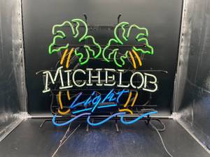 lot N188 image: Michelob Light Double Palm Tree 4 Color Neon Sign