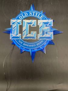 lot N192 image: Rare Old Style Ice Neon Beer Sign