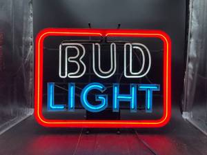 lot N390 image: Vintage Bud Light Neon Sign
