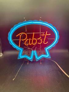 lot N432 image: Pabst Clam Shell Neon Sign