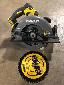 DEWALT FLEXVOLT 60V MAX Cordless Brushless 7-14 in. Circular Saw with Brake (Tool Only)  Customer Returns See Picture