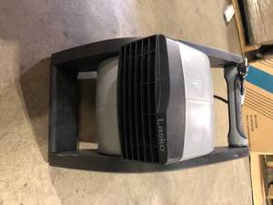 Lasko 11.2 in. 3 Speeds Blower Fan in Gray with Carry Handle, Circuit Breaker, Power Outlets, High Velocity Utility Pivoting Customer Returns See Picture