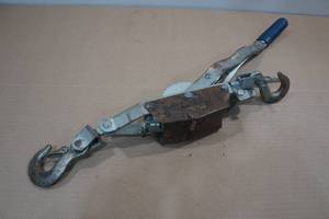 lot 130 image: Hand Winch