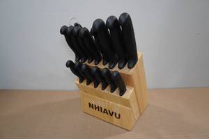 lot 133 image: Knife Block Set