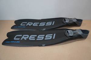 lot 142 image: Cressi Gara Impulse Free Diving Fins -Size 3.5-4