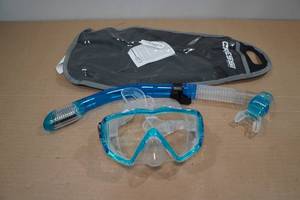 lot 146 image: Cressi Pano 3 Snorkel Set -BlueClear