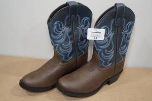 lot 166 image: Smoky Mountain Boots -Kids Size 1.5