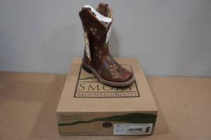 lot 167 image: Smoky Mountain Boots -Kids Size 9.5