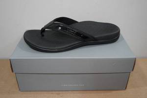 lot 181 image: Vionic Tide Sandals -Size 8