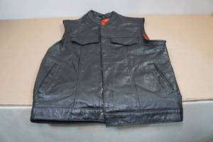lot 204 image: Vance Leather Vest -Size 46