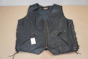 lot 208 image: Vance Leather Vest -Size Medium