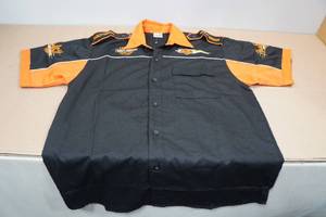 lot 225 image: Harley Davidson Button-Up Shirt -Large