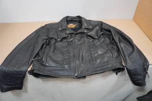 lot 230 image: Harley Davidson Leather Jacket -XL