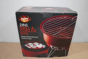 lot 259 image: Smokin Grill 2-In-1 Grill Cooler & Bag