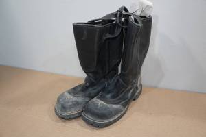 lot 271 image: Fire Fighter Protective Footwear - Mens 10