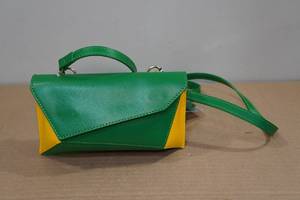 lot 11 image: Womens Crossbody Purse