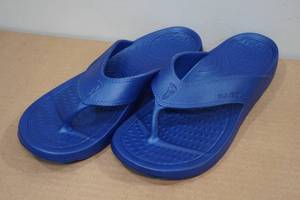lot 28 image: Nuusol Unisex Cascade Rubber Flip Flops -Mens 11Womens 12, Blue