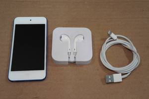 lot 31 image: Apple iPod Touch 7th Generation 32GB