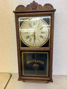 lot 3 image: Antique Regulator Clock