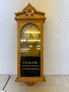 lot 4 image: Antique New Haven Clock - Cooperstown ND