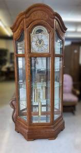 lot 10 image: Howard Miller Model 610-940 Floor Clock