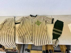 lot 22 image: Vintage Baseball Uniform