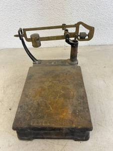 lot 35 image: Fairbanks Scale